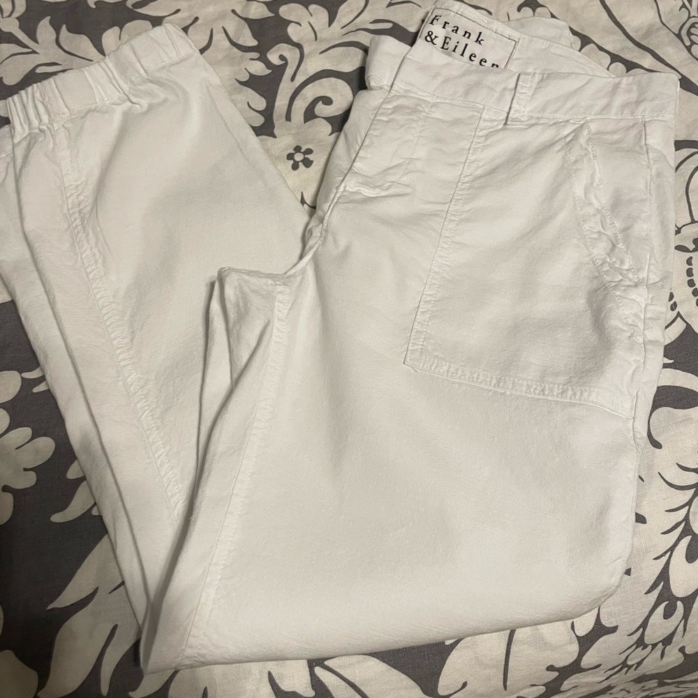 Beautiful crisp, Frank and Eileen white joggers